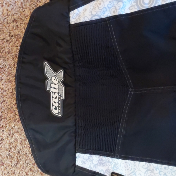 Snowpants - Picture 2 of 3